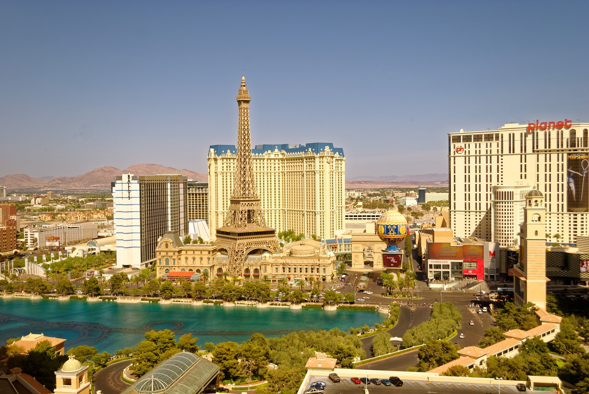 Where to Stay in Las Vegas: 9 Best Hotels Tips